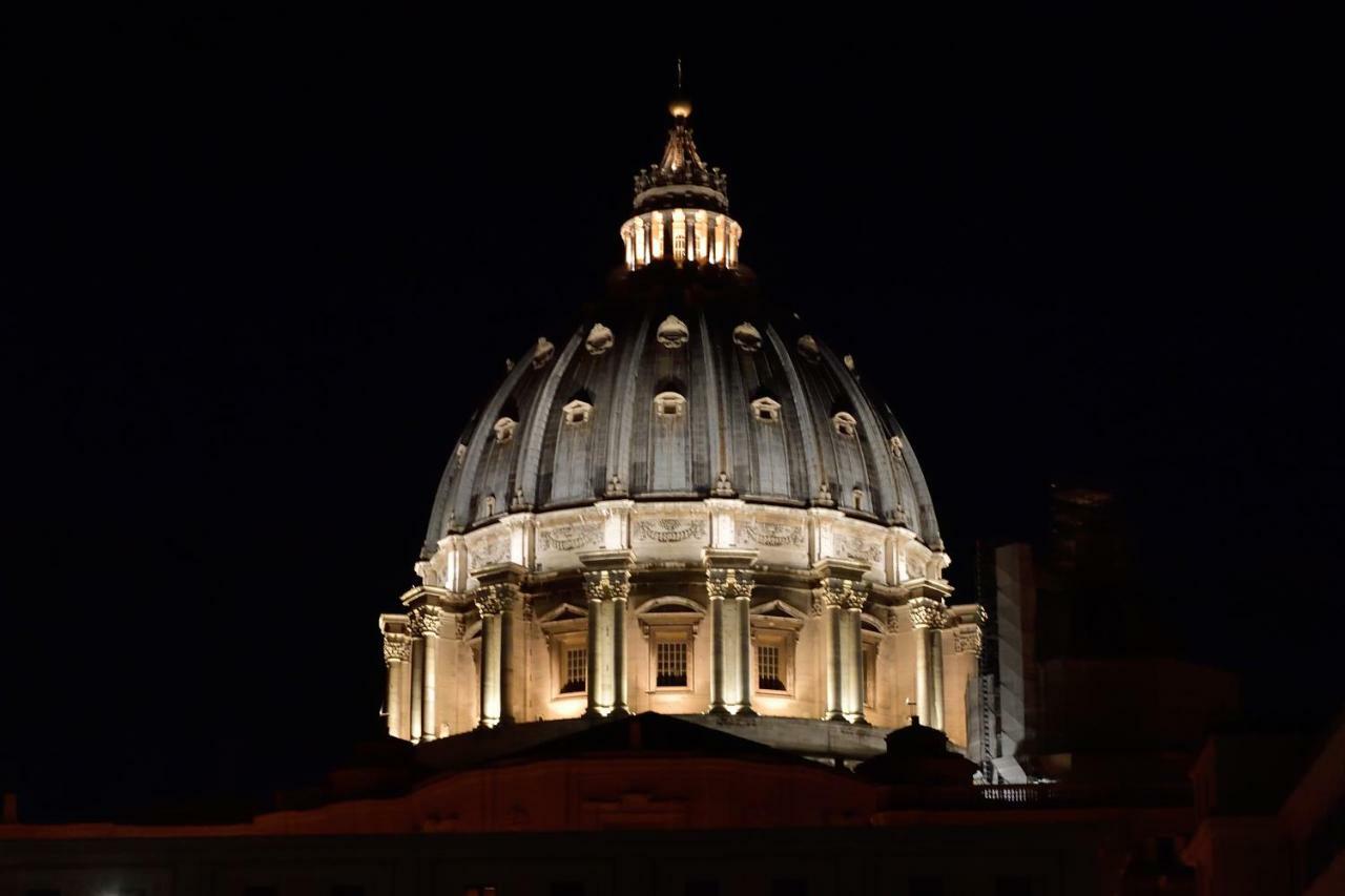 San Pietro Moonlight Luxury Apartment ローマ エクステリア 写真